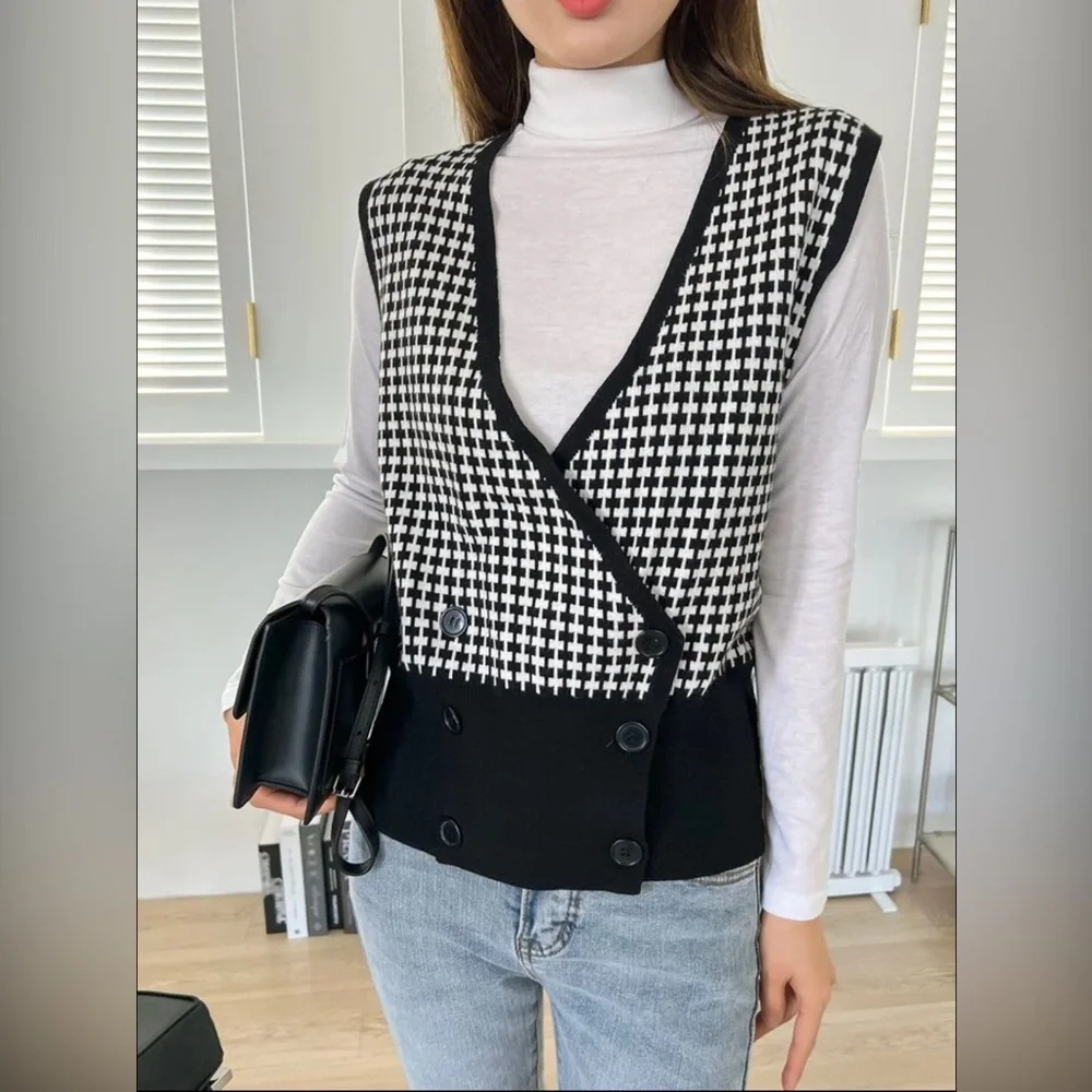 DAZY geo pattern double breasted sleeveless cardigan 🐚 - Picture 2 of 7